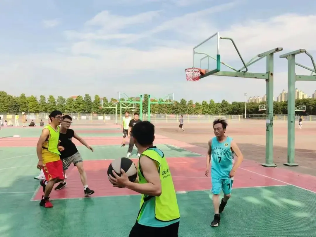 篮球小学生基本功训练教学反思总结_2